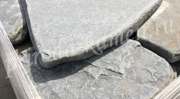 Песчаник «серо-синий» галтованный для пошаговых дорожек (Плахи)
