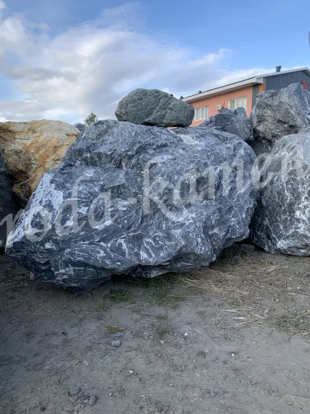 Валун мрамор «серо-черный»