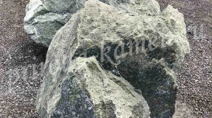 Валун змеевик бирюзовый 